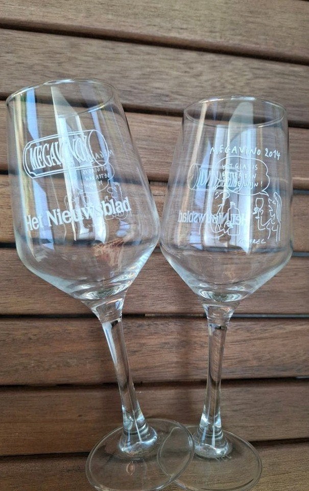 2 MegaVino wijnglazen editie 2014, Verzamelen, Glas en Drinkglazen, Ophalen of Verzenden
