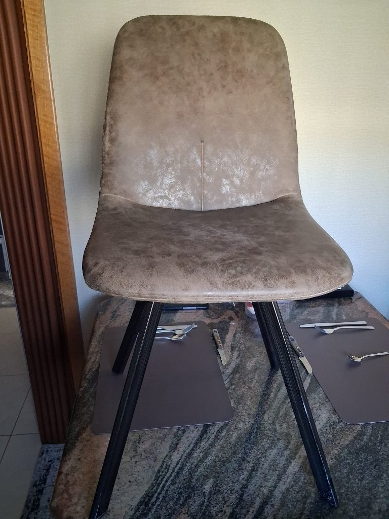 4 keukenstoelen, Huis en Inrichting, Stoelen, Ophalen, Kunststof, Bruin, Zo goed als nieuw