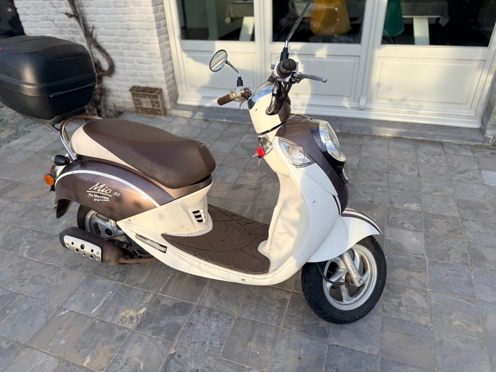 Sym HU05W, Enlèvement, Utilisé