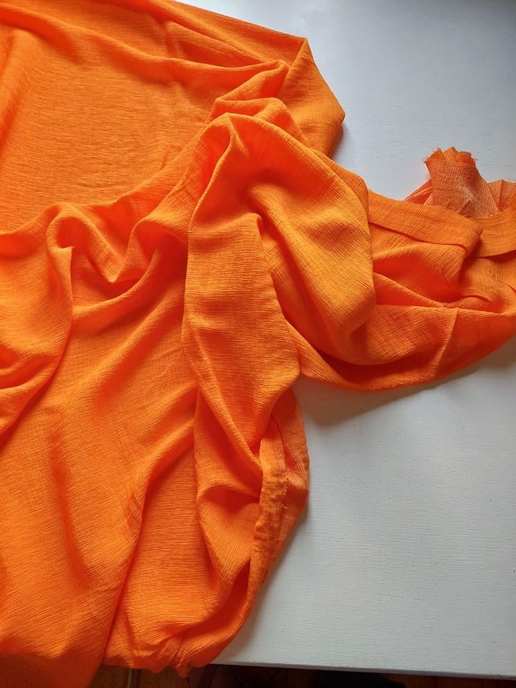 2 mètres de tissu plissé orange crinkle look, Neuf, 120 cm ou plus, Polyester, Orange