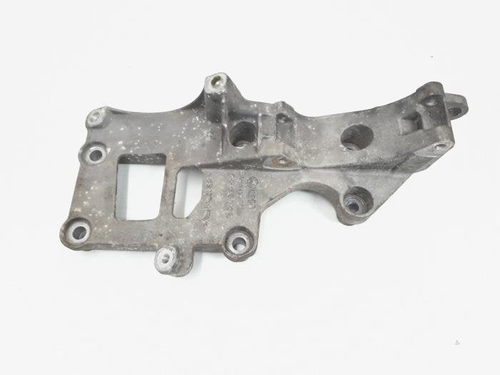 Dynamosteun boven van een Volkswagen Golf, Gebruikt, -, Volkswagen, -