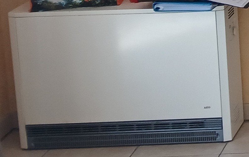 Radiateur à accumulation AEG, Enlèvement, Utilisé, Radiateur, 30 à 80 cm