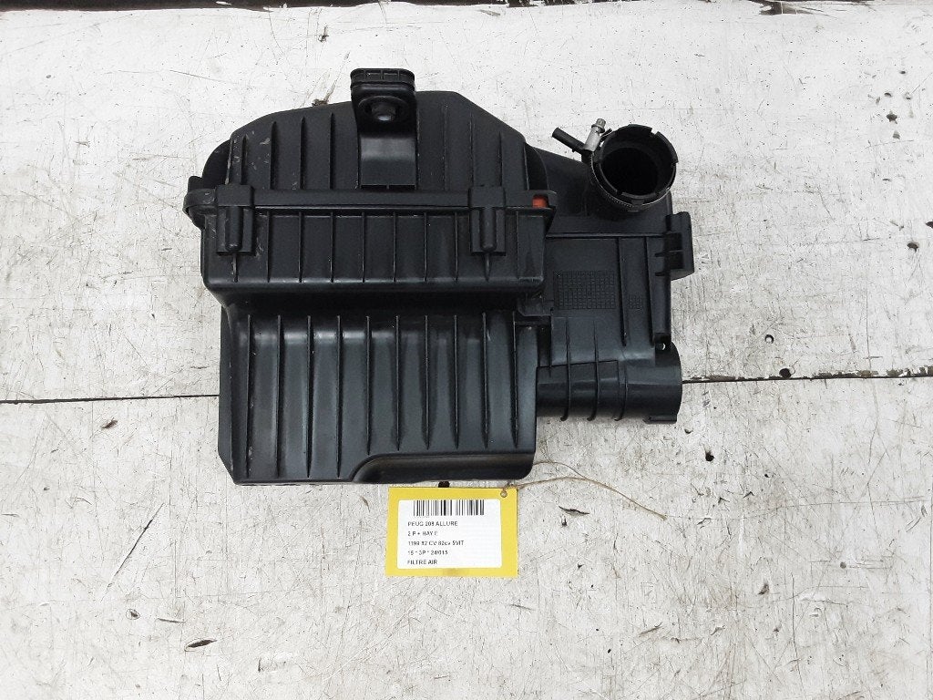 LUCHTFILTER Peugeot 208 I (CA / CC / CK / CL) (9670851880), Kontakt-peugeot@peugeot.com, Gebruikt, Peugeot Deutschland GmbH, Bahnhofsplatz
65423  Rüsselsheim, DE