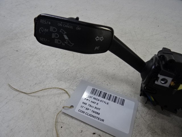 COMMUTATEUR CLIGNOTANT Seat Ibiza V (KJB) (01-2017/-), Seat Deutschland GmbH, Service@seat.de, Utilisé, Seat