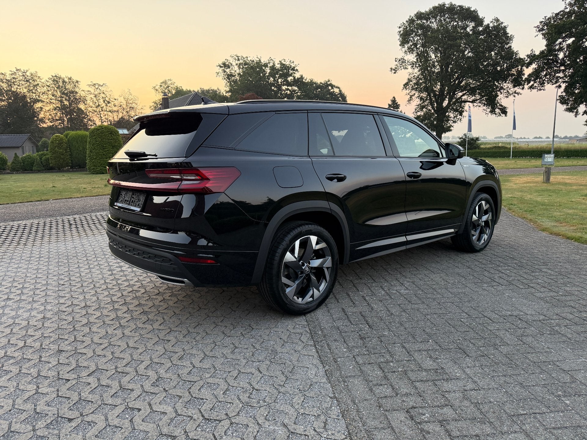 Skoda Kodiaq Sportline 1.5 eTSI DSG - GPS / ACC / MATRIX / C, Auto's, Automaat, 1498 cc, Overige kleuren, Alcantara