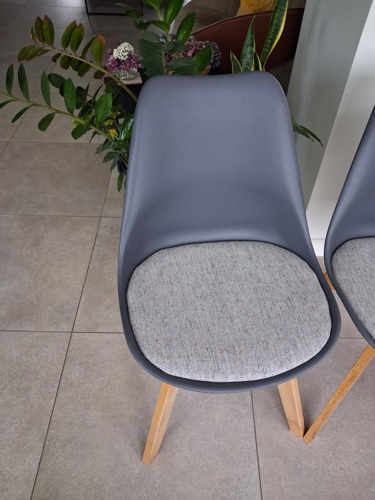 4 stoelen, Ophalen