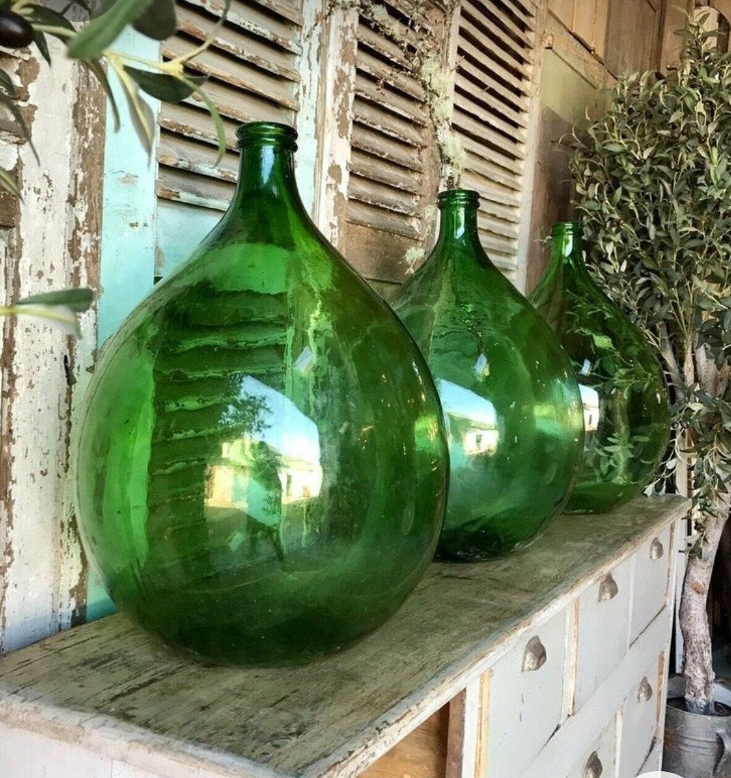 Bouteille de levure Dame Jeanne, Enlèvement
