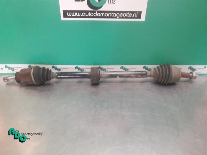 Arbre de transmission avant droit d'un Opel Corsa (Corsa D 0, -, Opel, 3 mois de garantie, Utilisé