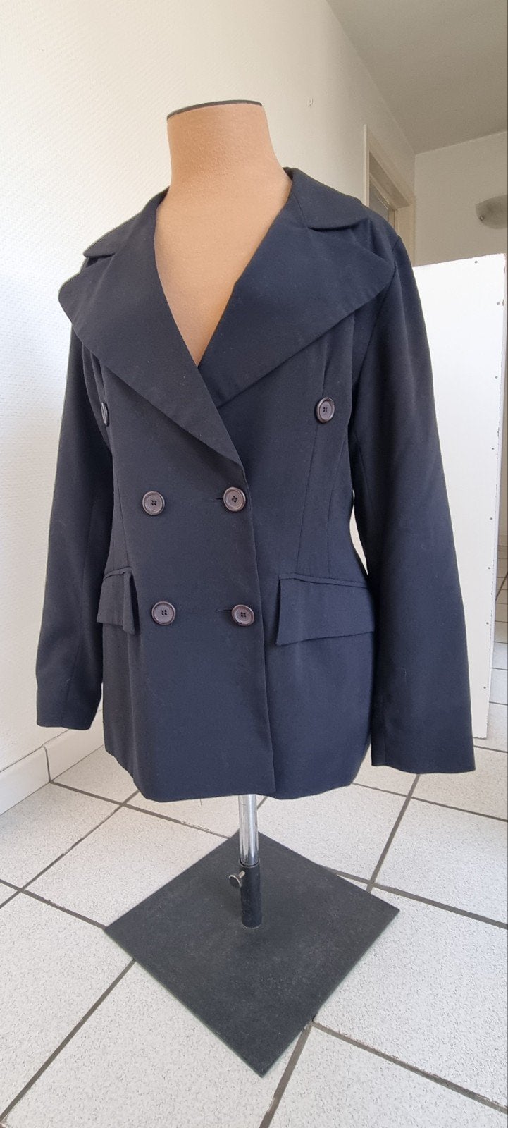 Lange zwarte vest, Kleding | Dames, Jasjes, Kostuums en Pakken, Ophalen of Verzenden, Zo goed als nieuw, Maat 38/40 (M), Jasje