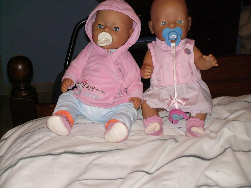 a vendre jouet poupée, Kinderen en Baby's, Speelgoed | Poppen, Ophalen of Verzenden, Zo goed als nieuw, Babypop