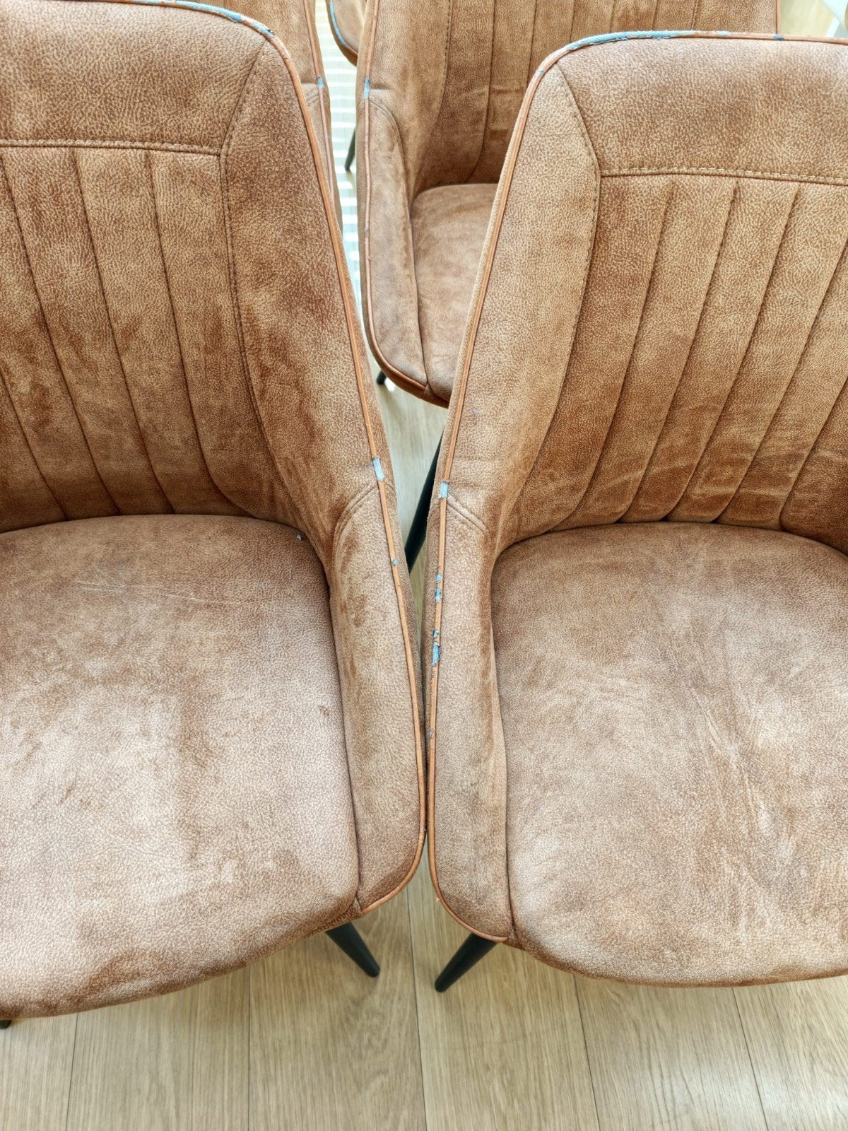 Cognac kleurige kuipstoelen, Enlèvement