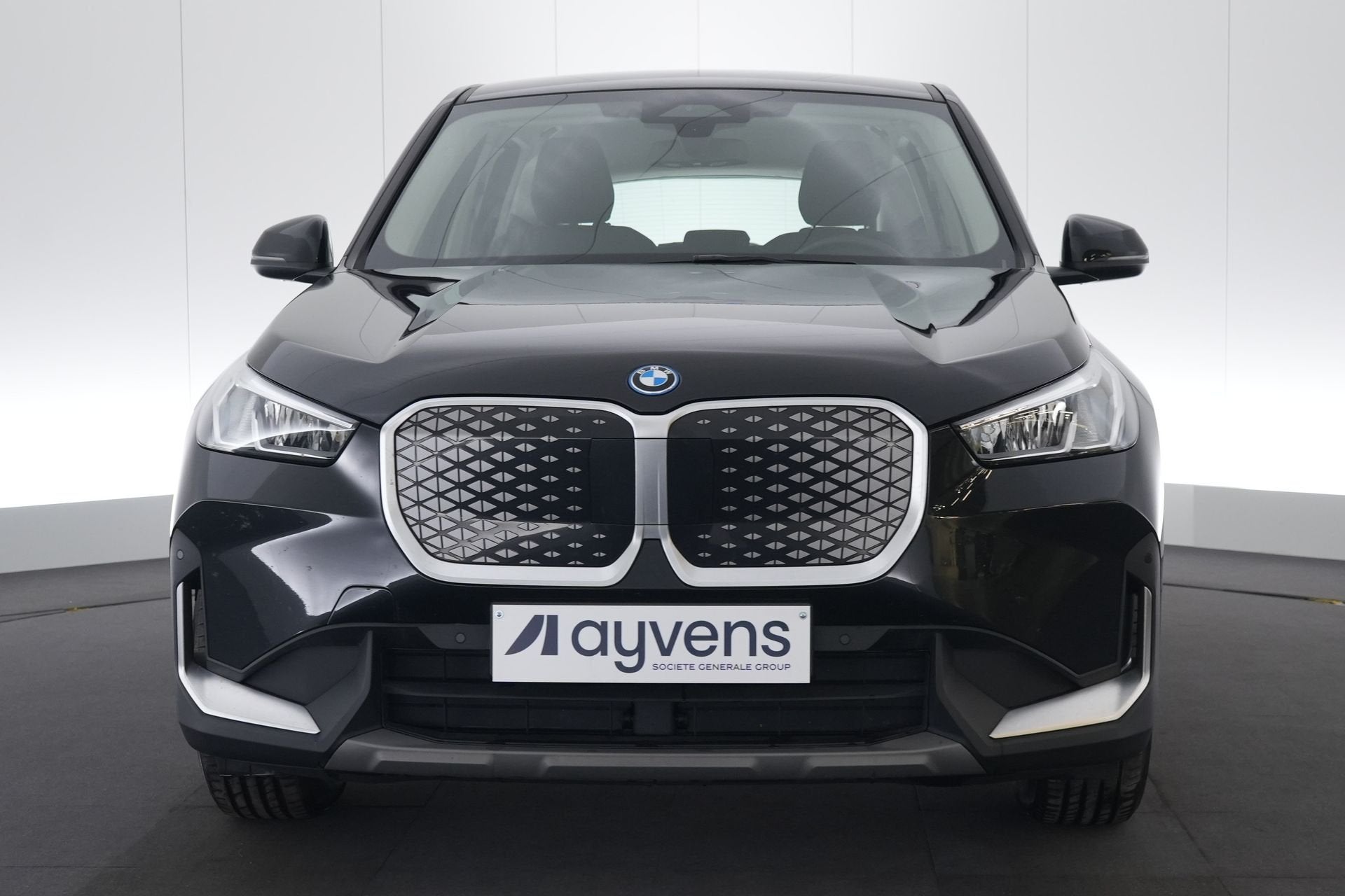 (2GPE817) BMW IX1, Entreprise, Carnet d'entretien, https://public.car-pass.be/vhr/c6ae1afb-6564-4ba0-a451-004ad44a9e47, 5 portes