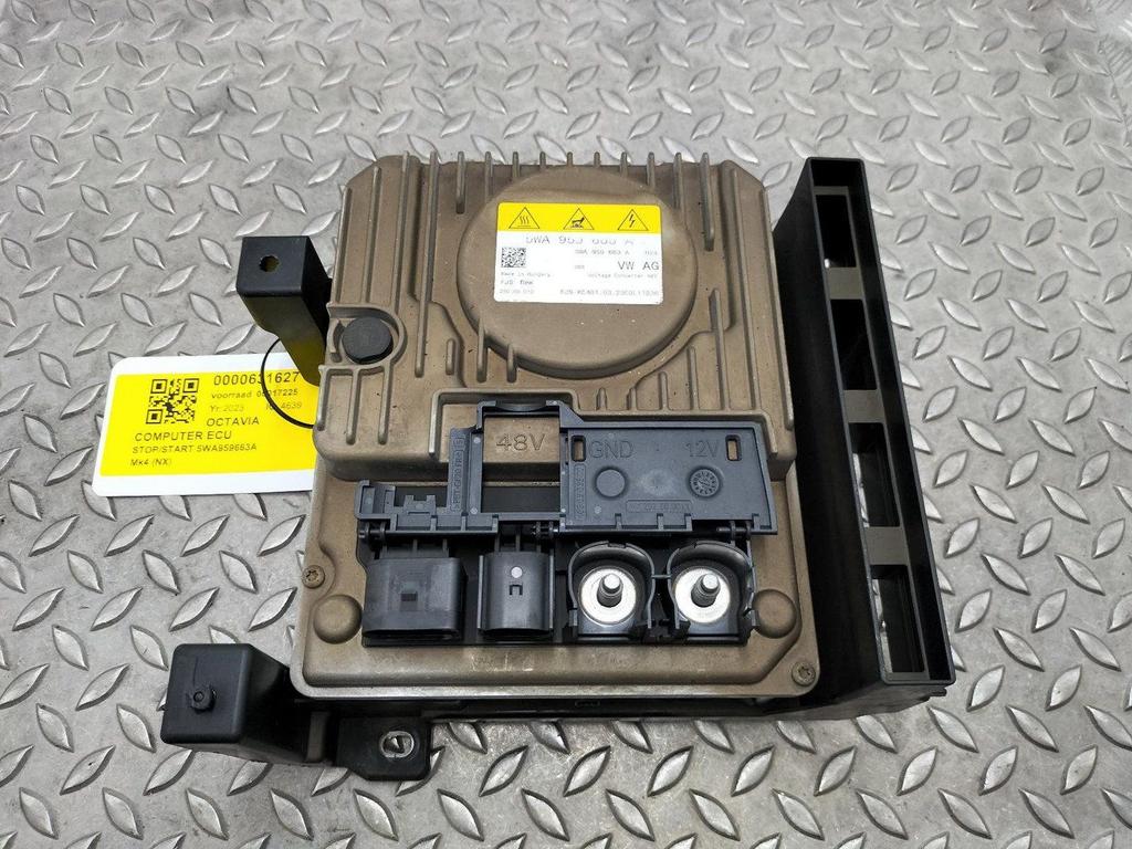 SKODA OCTAVIA NX3 1.5 TSI MHEV COMPUTER ECU 2023, Enlèvement ou Envoi, Utilisé, ARN reconnu