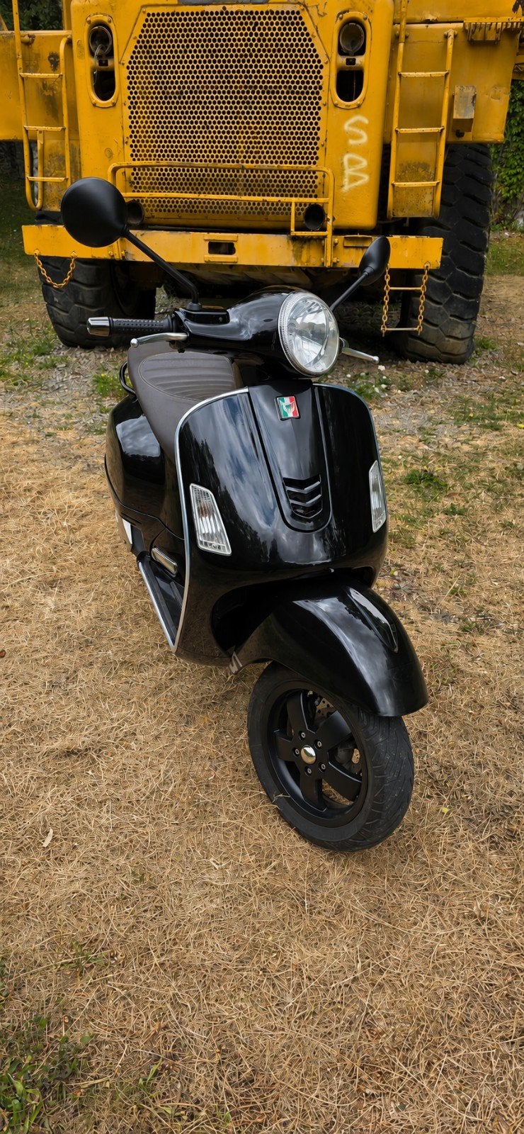 vespa gts 250, Vélos & Vélomoteurs