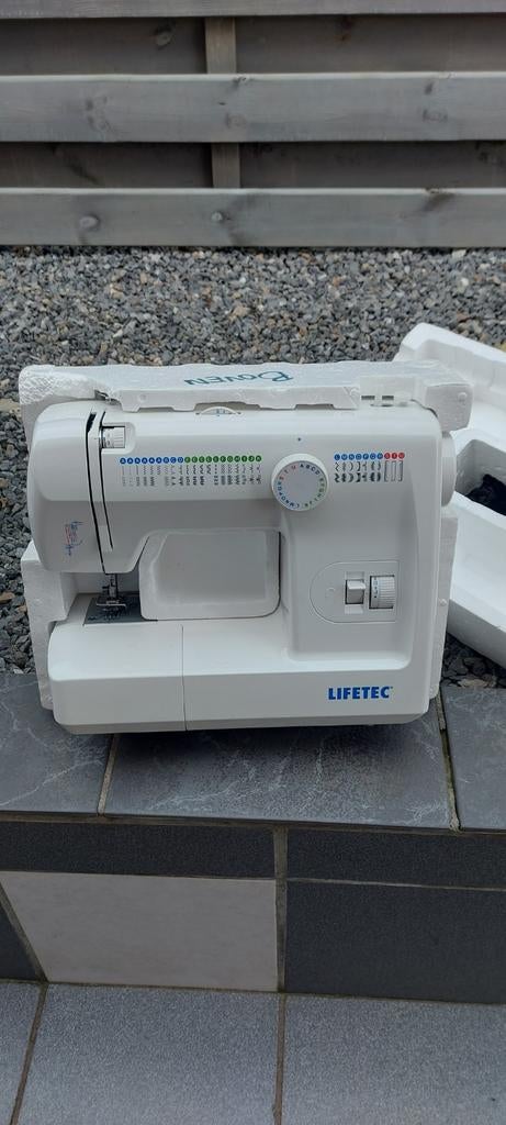 Naaimachiene lifetec, Hobby en Vrije tijd, Naaimachines en Toebehoren, Ophalen