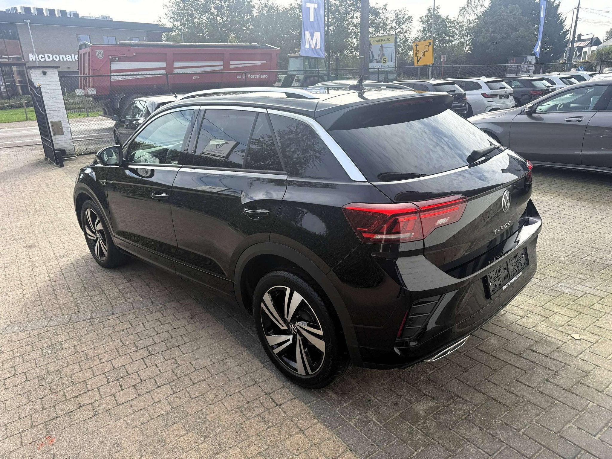Volkswagen T-Roc T-Roc 1.5 TSI R-Line Black DSG/ ACC/lan-sid, Auto's, 4 cilinders, Zwart, 5 zetels, 5 deurs