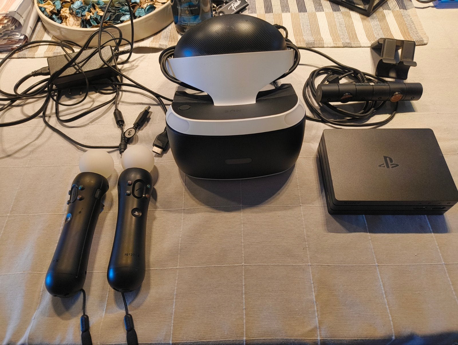 PS VR v1 + 2 Move Motion Controller's, Games en Spelcomputers, Ophalen, Gebruikt, Controller, Sony PlayStation