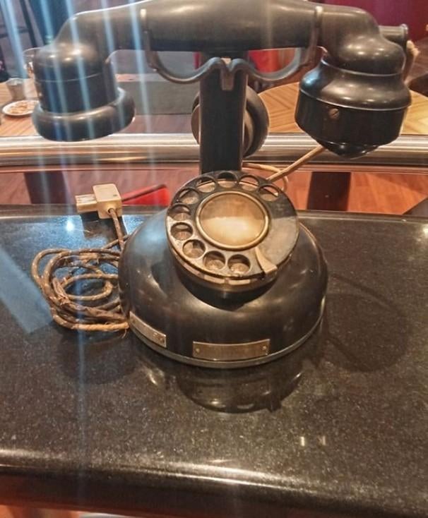 Téléphone ancien PTT 1924 sony Ericsson en bakélite, Enlèvement ou Envoi, Bakélite