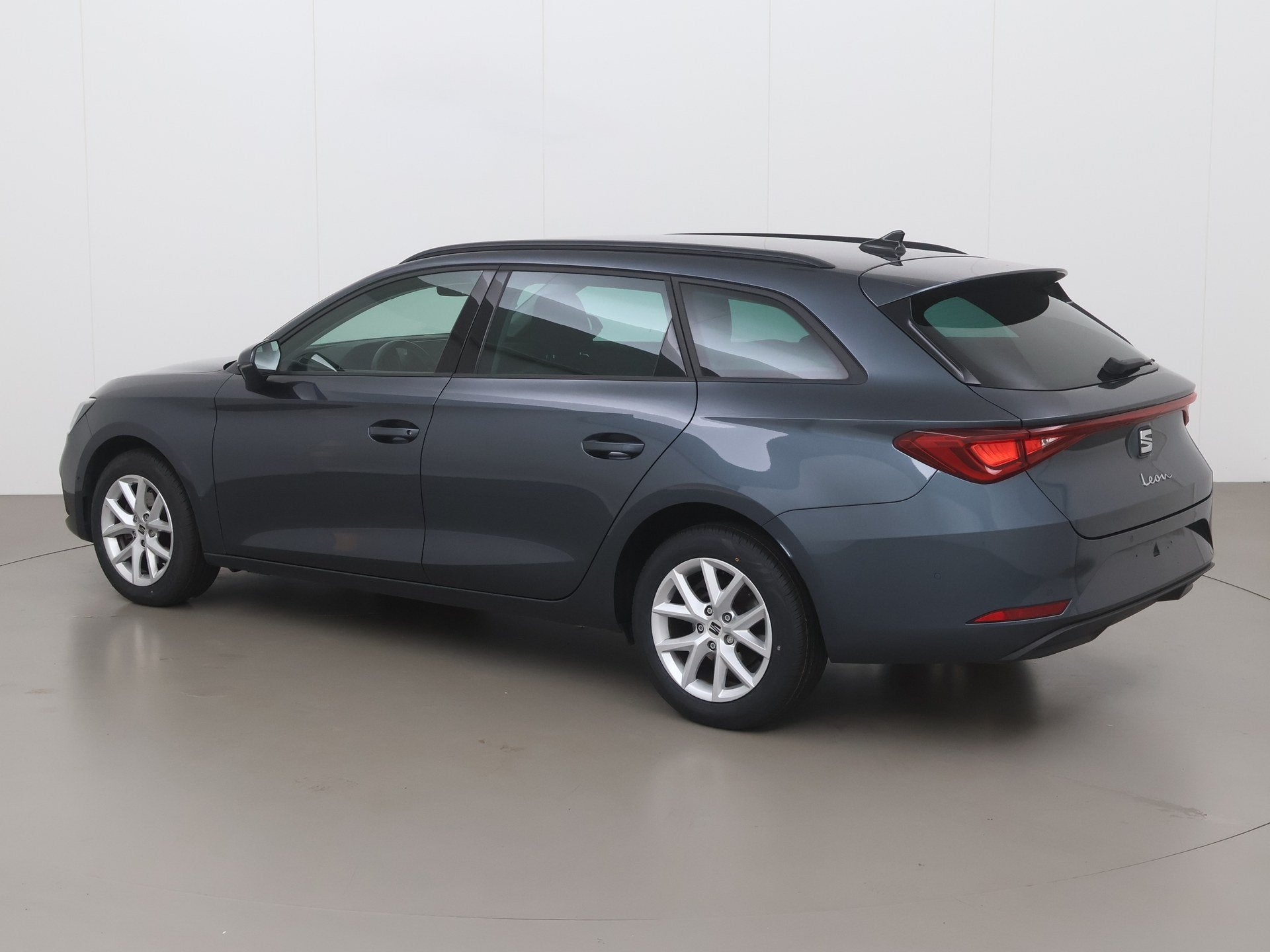 Seat Leon ST leon st 1.0 ecotsi style 90, Autos, Seat, Argent ou Gris, Achat, Cruise Control, Entreprise