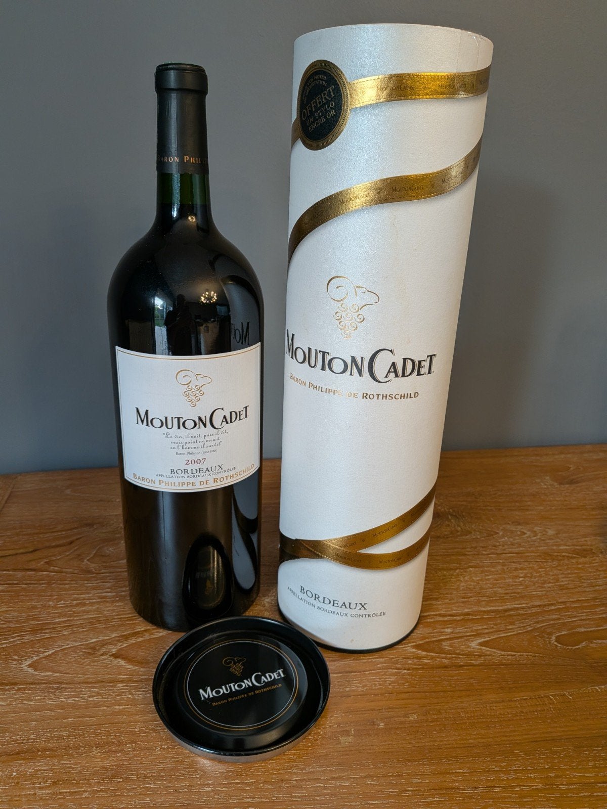 Magnum Mouton Cadet 2007 – 1,5 L – Coffret d’origine, Collections, Vins, Pleine, Comme neuf, Enlèvement, Vin rouge