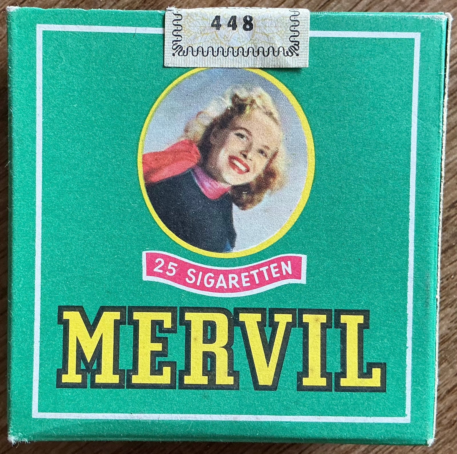 Oud MERVIL SIGARETTEN/etalageverpakking, Verzamelen, Ophalen of Verzenden, Zo goed als nieuw, Verpakking