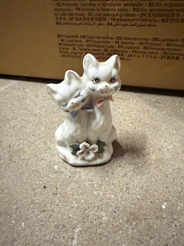 Statue deux chats blancs, Collections, Enlèvement ou Envoi, Neuf, Animal