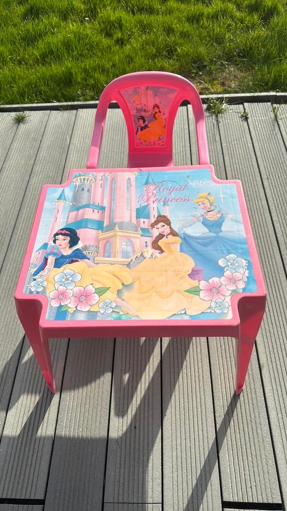 Table et chaise pour enfant, Enfants & Bébés, Chambre d'enfant | Tables & Chaises, Enlèvement, Utilisé, Table(s) et Chaise(s)