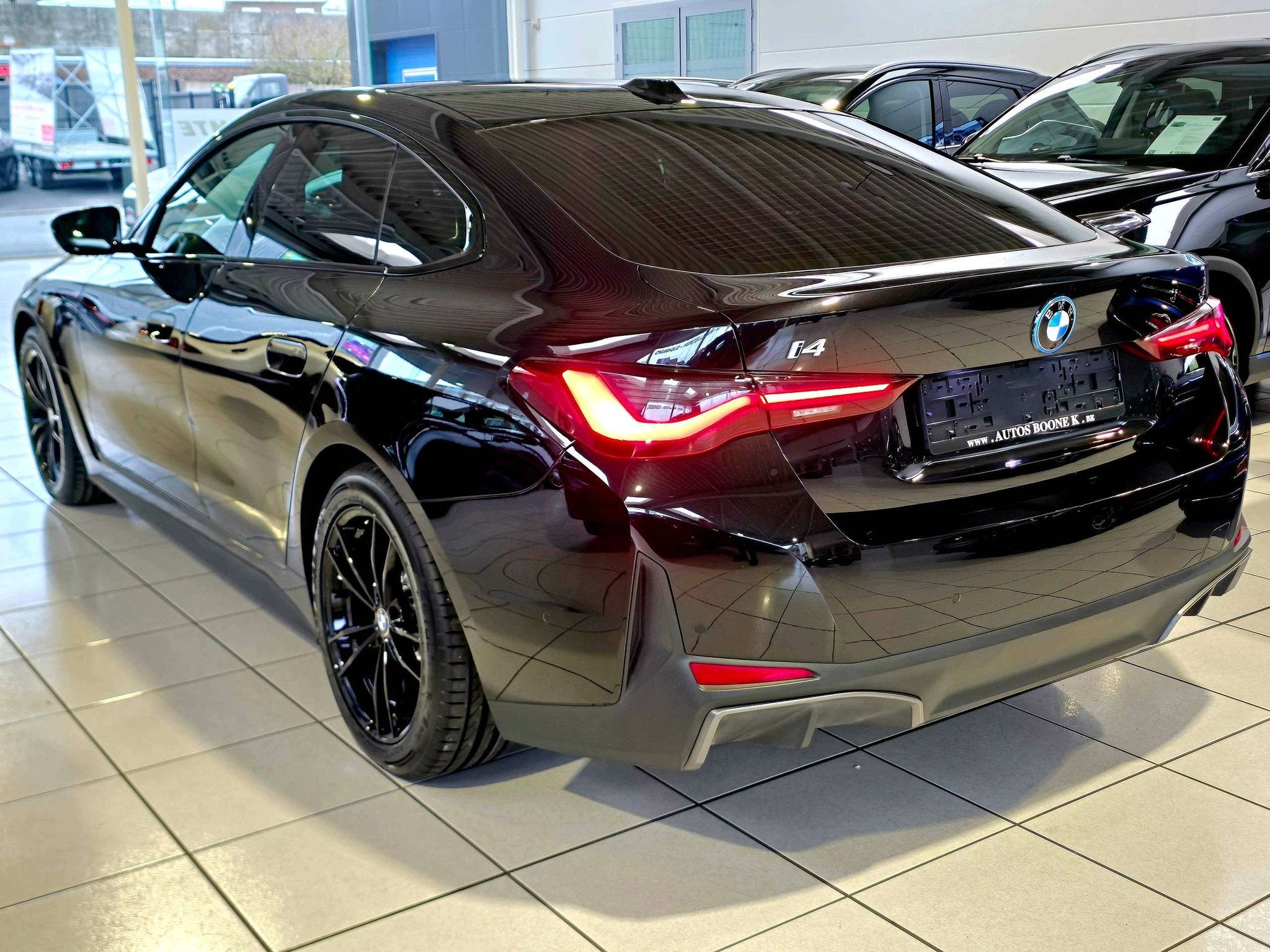BMW i4 i4 eDrive/360Camera / 8j garantie / Eerste Eig, Auto's, BMW, Gebruikt, Zwart, Zwart, Leder