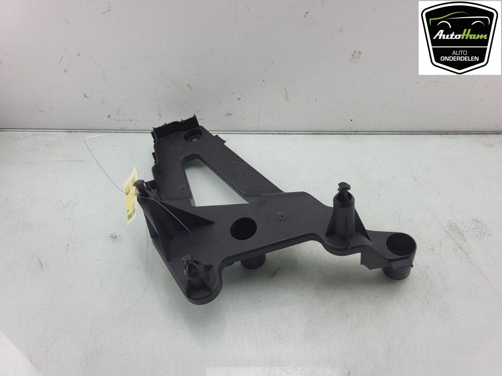 STEUN Volkswagen Multivan T7 (01-2021/05-2024) (|7T0129671|), Gebruikt, Volkswagen