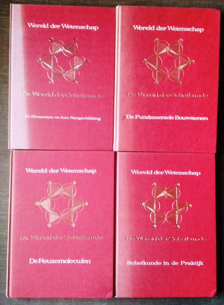 Wereld der wetenschap - De wereld der Scheikunde x 4, Boeken, Ophalen of Verzenden