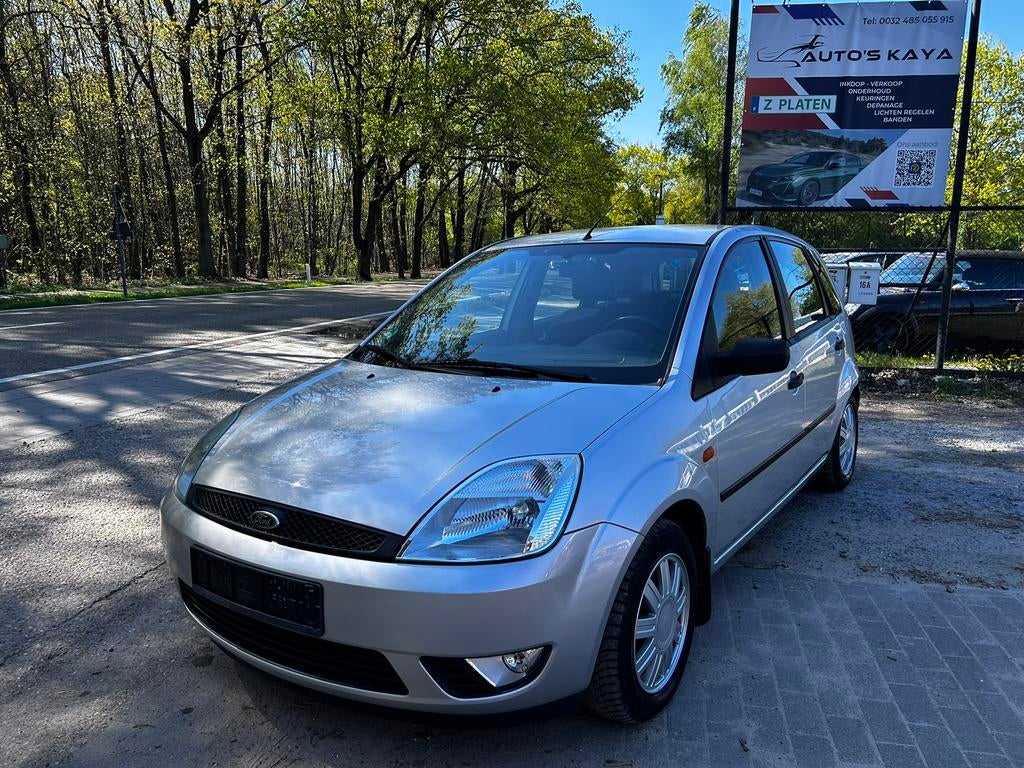 Ford fiesta 1.4 benzine km 188.000 bj 2003 gekeurd voor vrk, Auto's, Voorwielaandrijving, Stof, Zwart, 4 cilinders