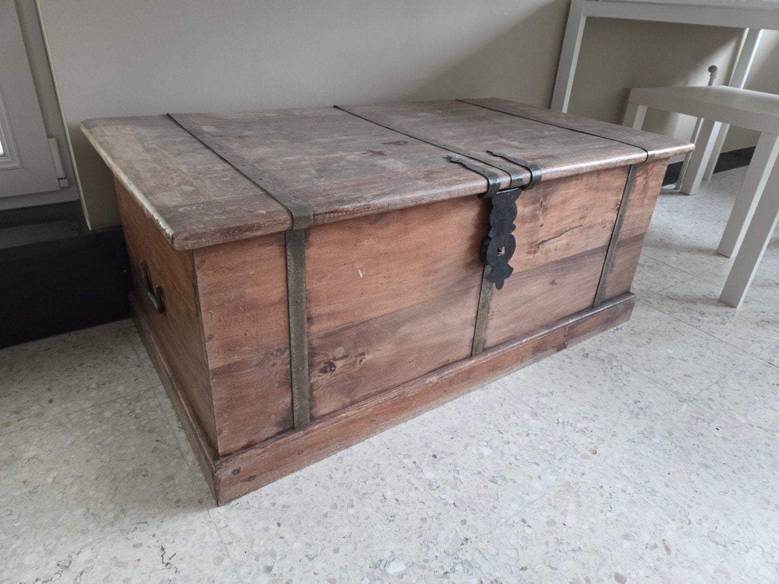 Houten kist, Ophalen