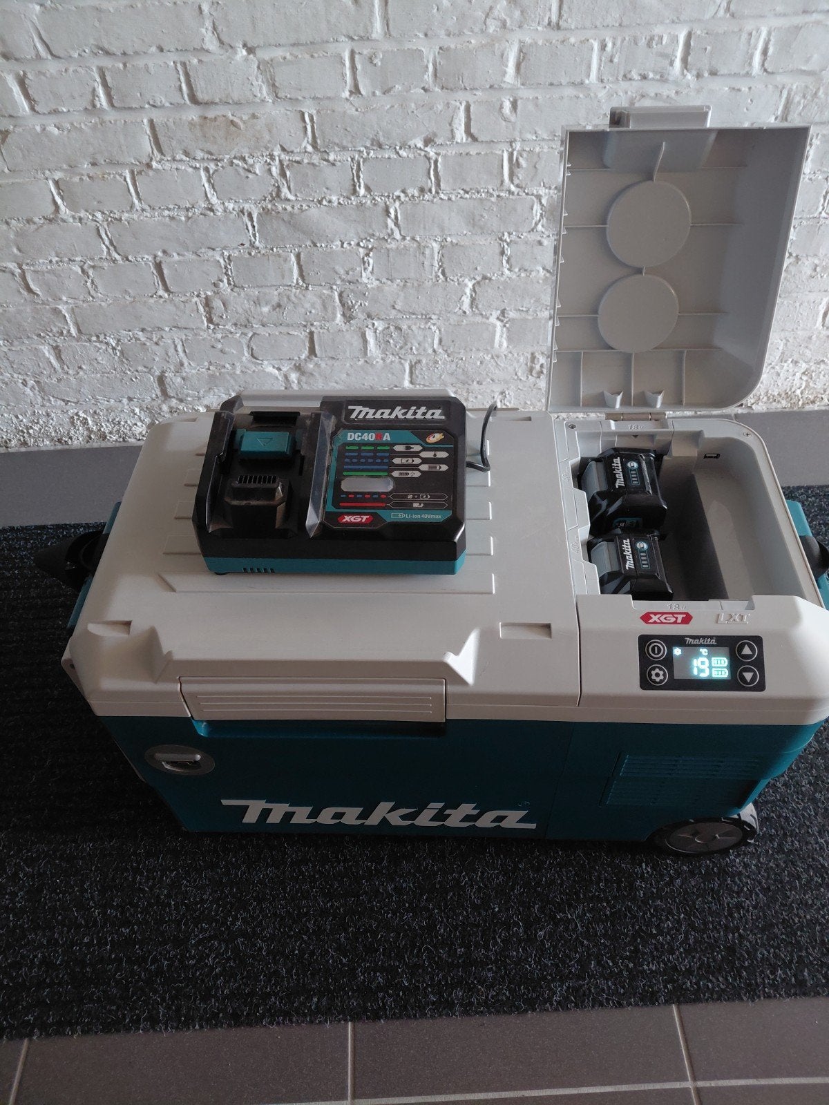 koelbox makita XGT LXT, Caravans en Kamperen, Koelboxen, Ophalen of Verzenden, Koelbox