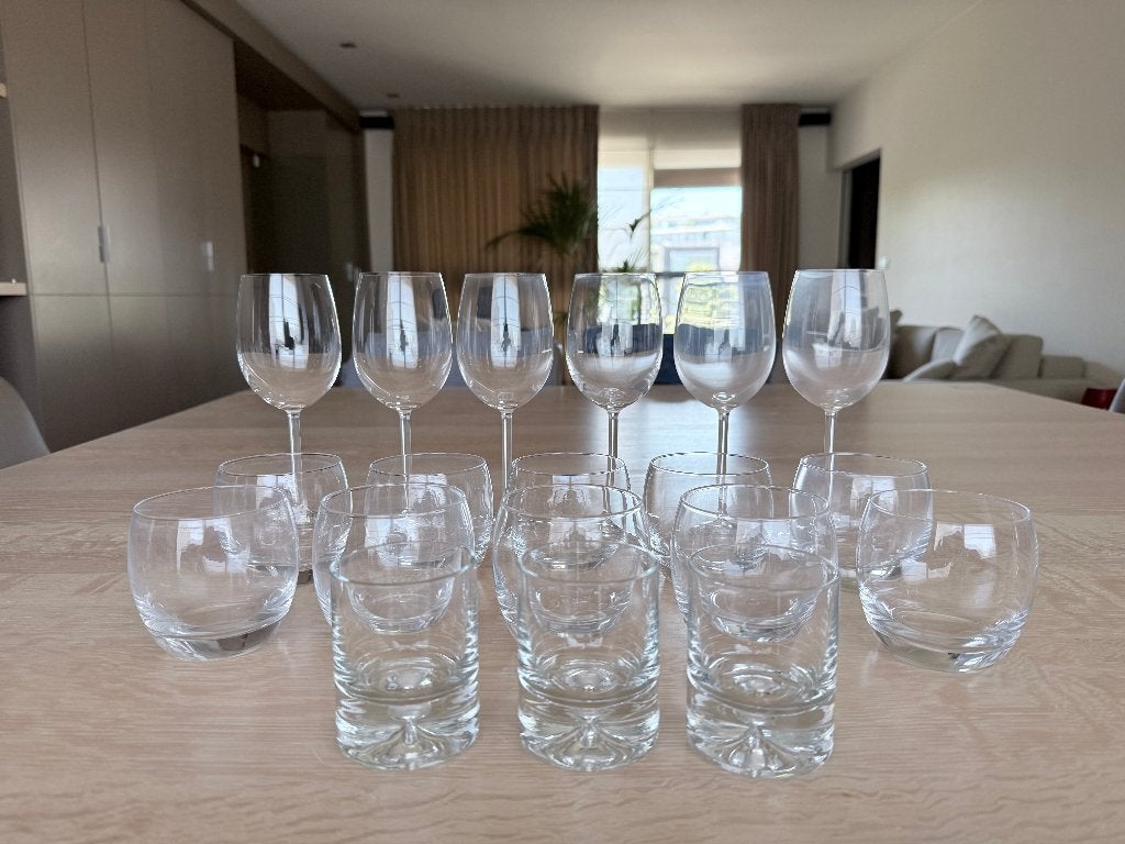 GRATIS glazenset 19-delig / Wijn + frisdrank + hapjes glazen, Ophalen, Zo goed als nieuw, Overige typen