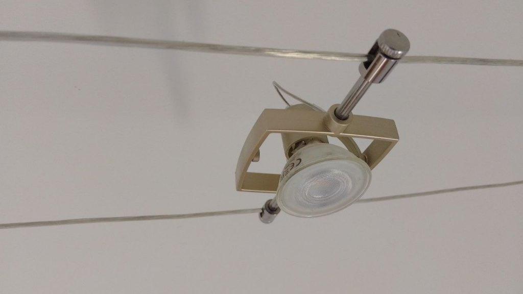 Spots sur cable, Maison & Meubles, Enlèvement, Comme neuf, Métal ou Aluminium, Halogène