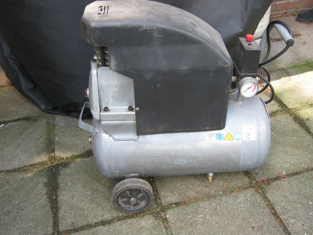 lucht vat Compressor, Moins de 200 litres/min, Enlèvement, Utilisé, 6 à 10 bars