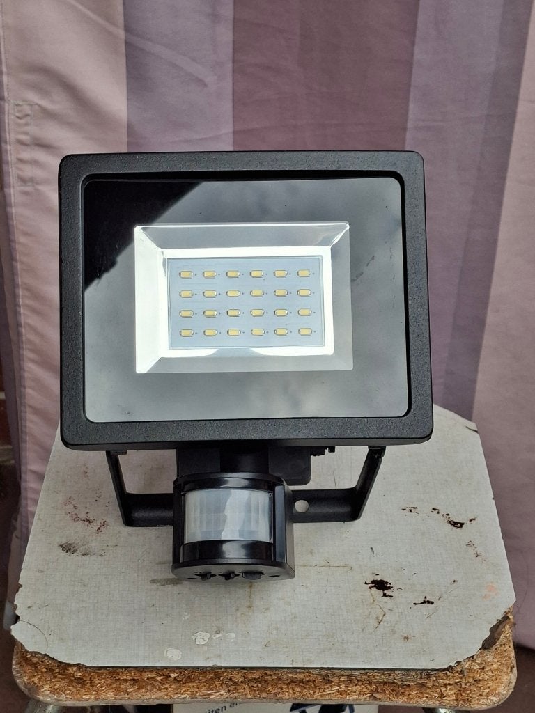 schijnwerper met sensor, Ophalen of Verzenden, Nieuw, Minder dan 50 watt, Lamp