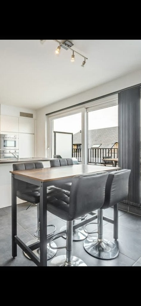 Tafel met stoelen, Quatre personnes, 150 à 200 cm, Enlèvement, 50 à 100 cm