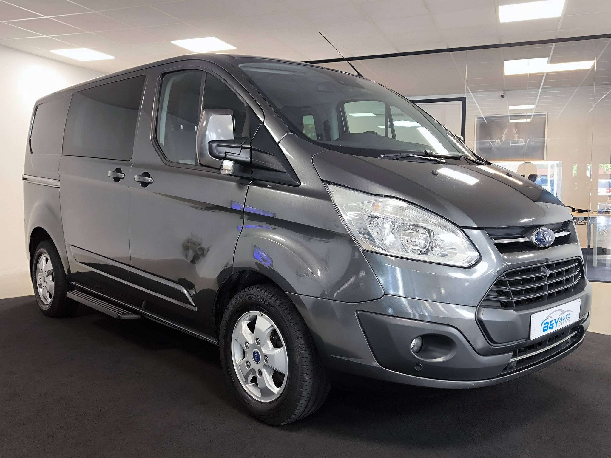 Ford Tourneo Custom 2.0 TDCi L1H1 Titanium - Dubbel cabine -, Autos, Ford, Euro 6, Entreprise, Boîte manuelle, 5 portes
