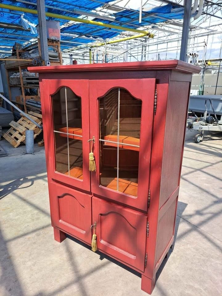 Belle armoire de buffet/vitrine rouge foncé avec lumières, 25 à 50 cm, Enlèvement ou Envoi, Comme neuf, 100 à 150 cm