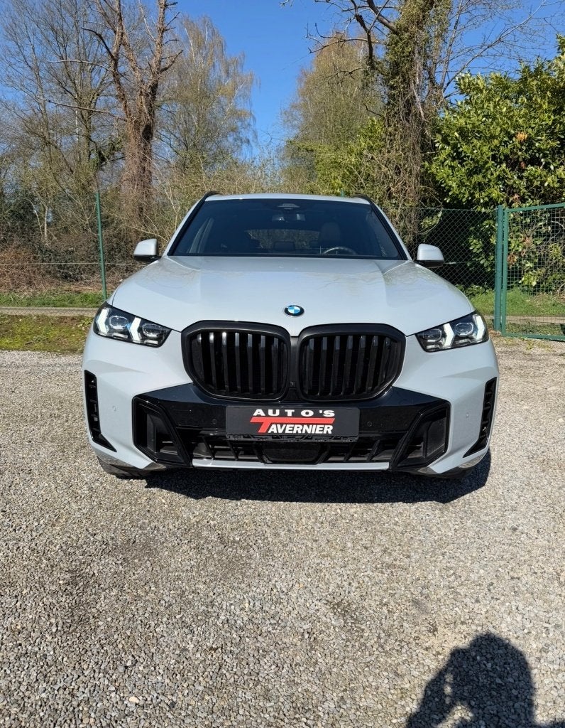 BMW X5 xDrive 3.0d // M Sport // Pano // Luchtvering // H&K, Auto's, Automaat, 2993 cc, Parkeerassistent, Leder