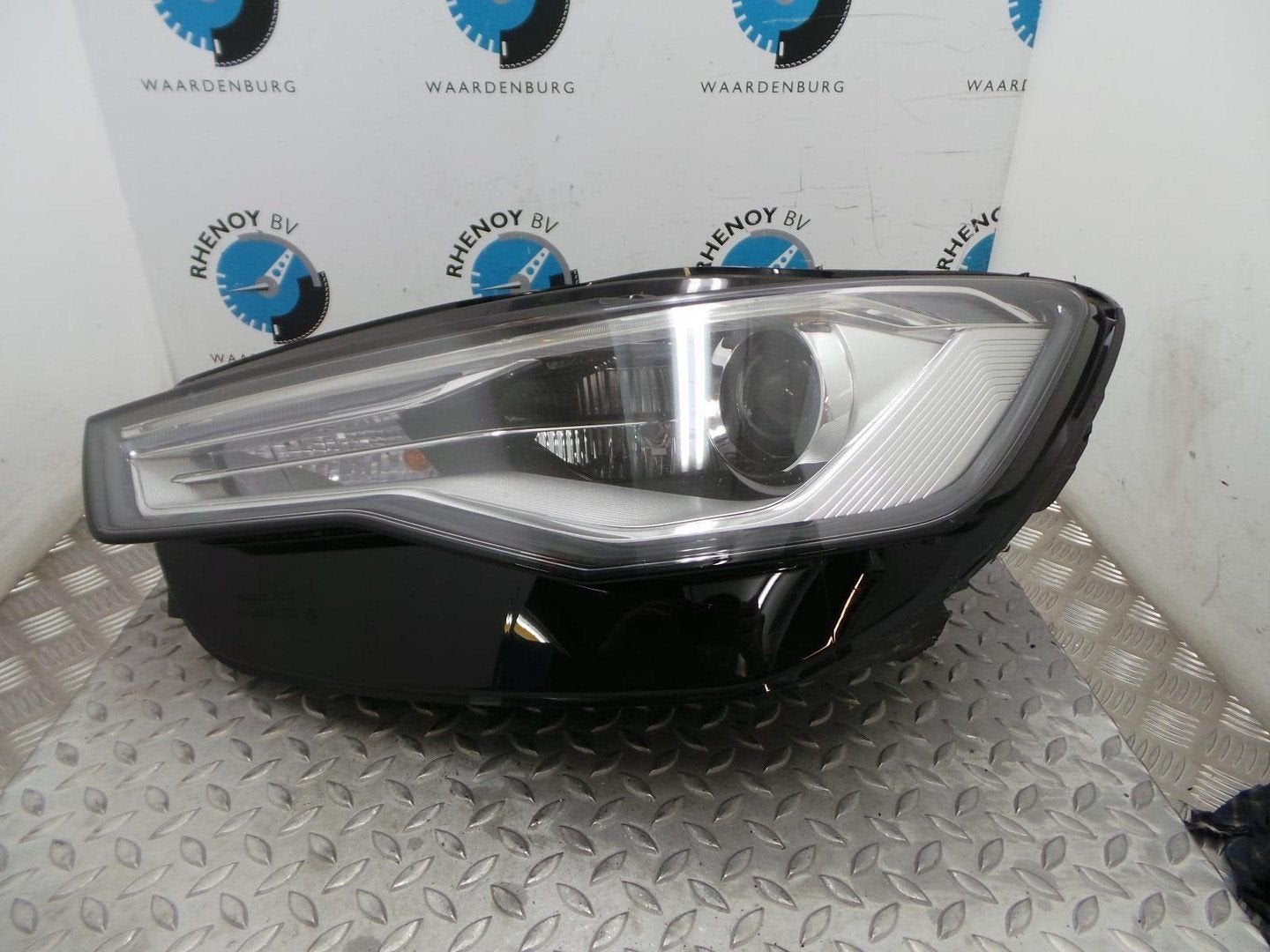 AUDI A6 A6 LIMOUSINE KOPLAMP L 4G0941005F 2015, Ophalen of Verzenden, Gebruikt, ARN erkend
