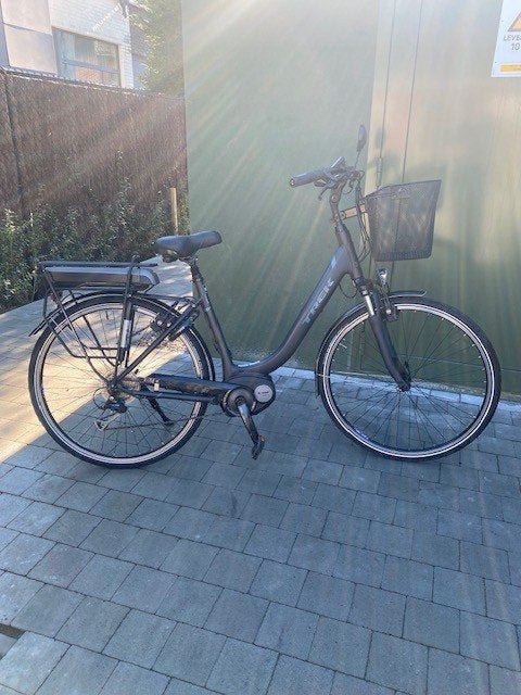 dames fiets Trek elektrisch, Fietsen en Brommers, 47 tot 50 cm, Versnellingen, Zo goed als nieuw, Ophalen