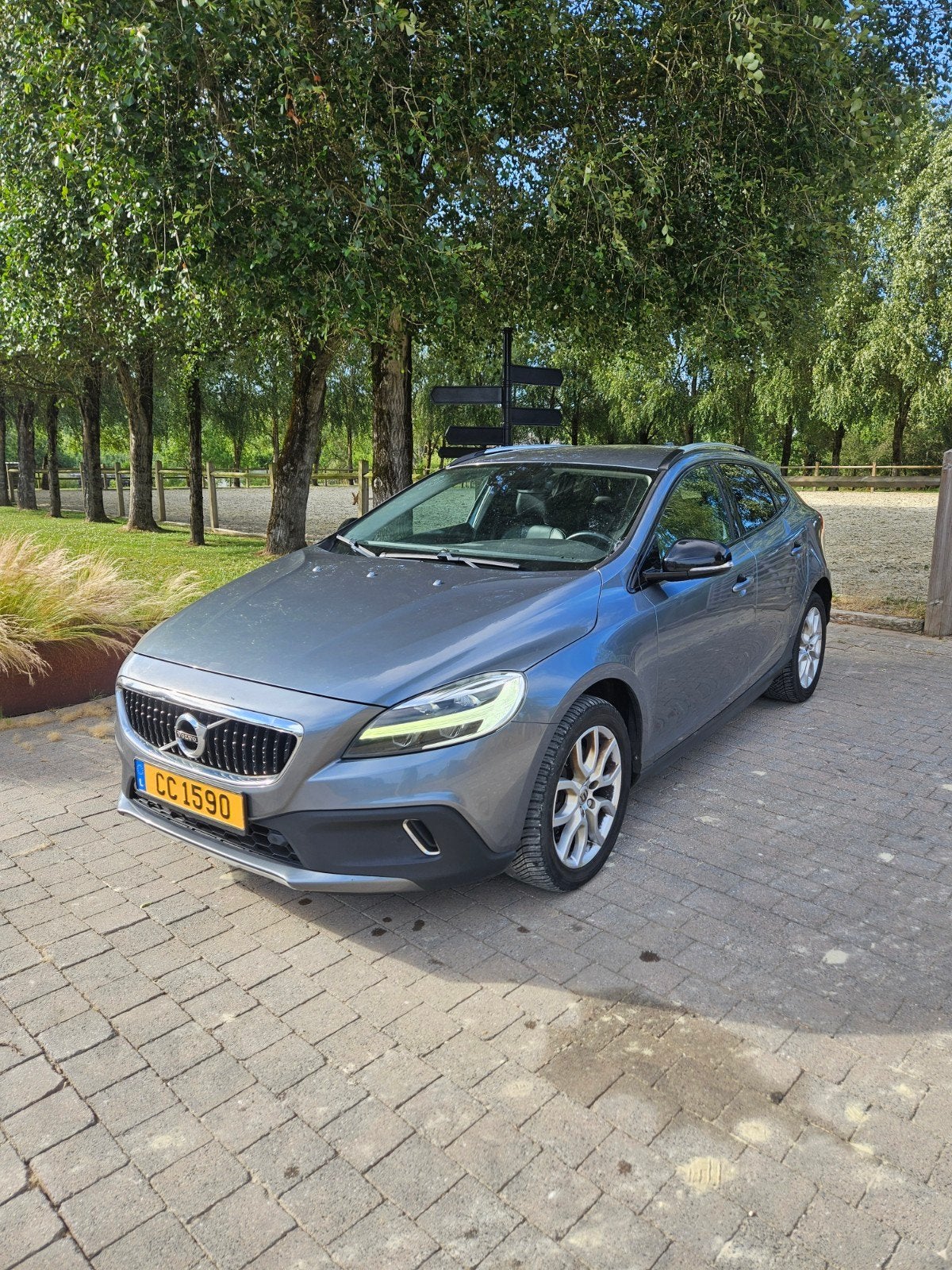 Volvo V40 Cross Country 2.0L Diesel, Achat, Diesel, Automatique, Particulier