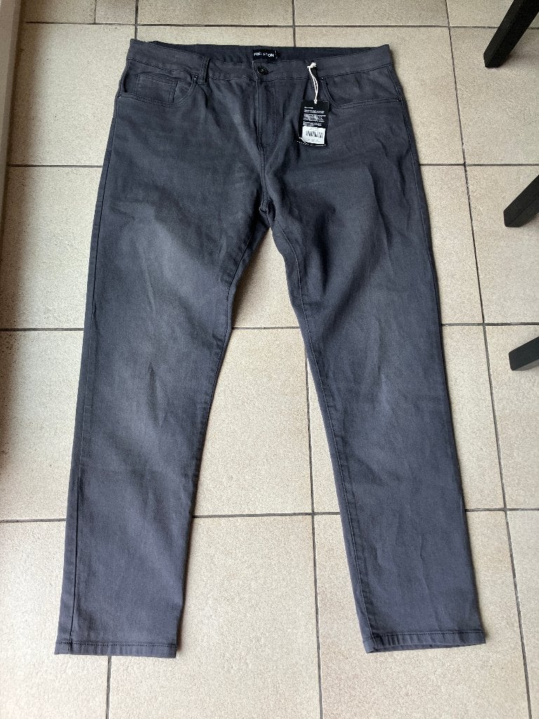 Nieuwe grijskleurige spijkerbroek W40 L32, Kleding | Heren, Spijkerbroeken en Jeans, Ophalen of Verzenden, Nieuw