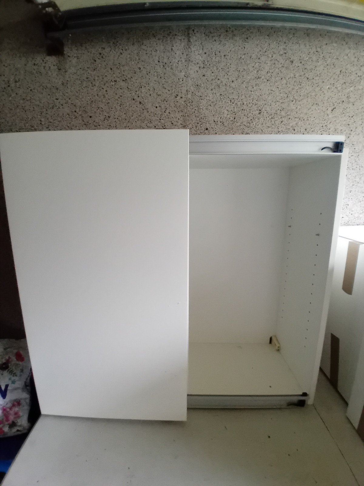Meubles blanc à suspendre, Enlèvement