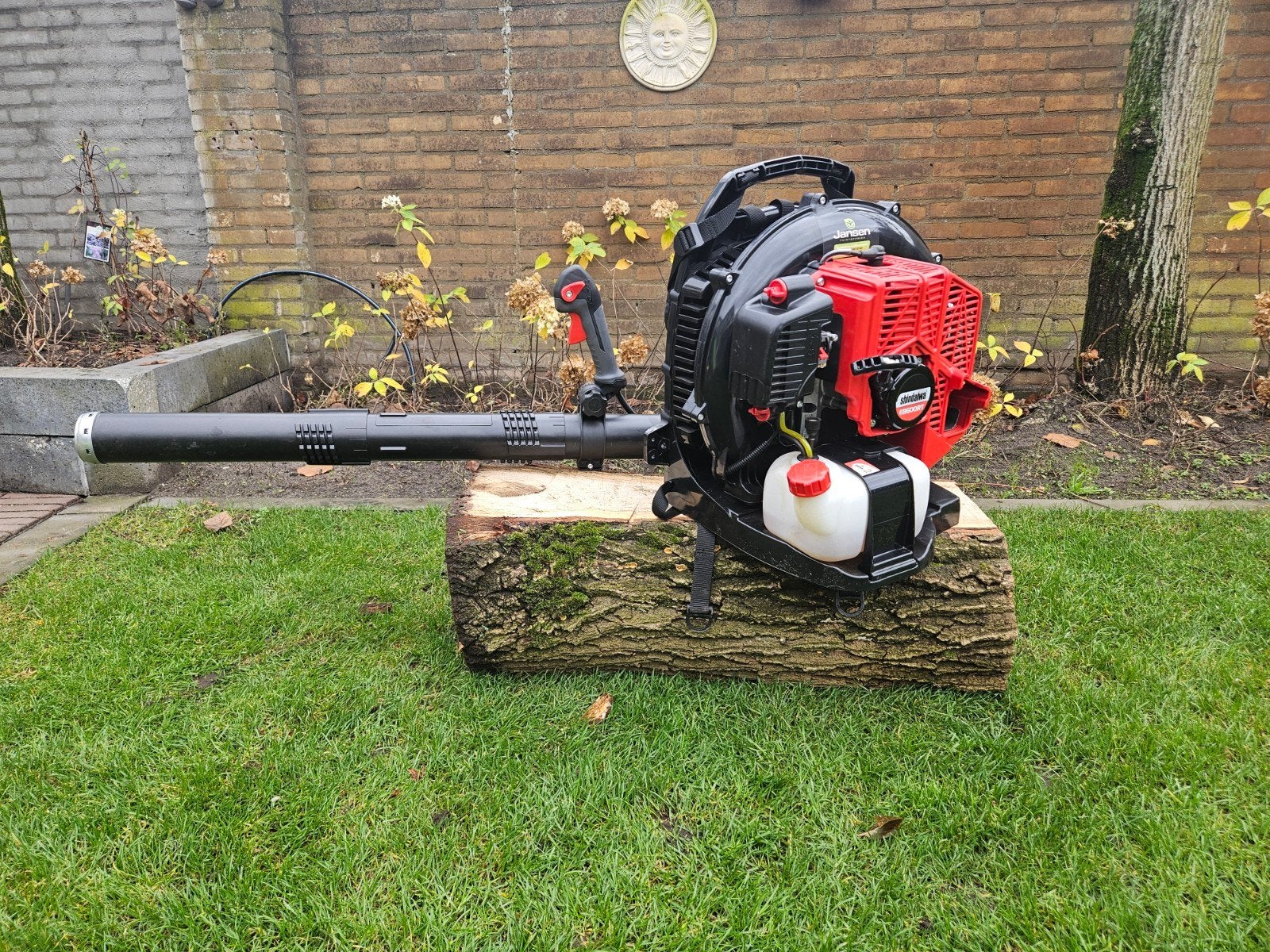 Shindaiwa EB600RT actie

Shindaiwa EB600RT Nieuw
Ru, Tuin en Terras, Ophalen, Benzine, Ruggedragen, Shindaiwa