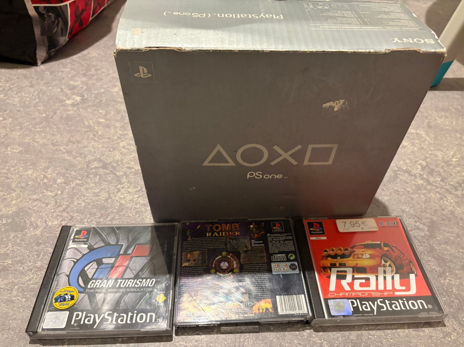 PlayStation One/1 met 3 spelletjes, Games en Spelcomputers, Spelcomputers | Sony PlayStation 1, Verzenden, Zo goed als nieuw
