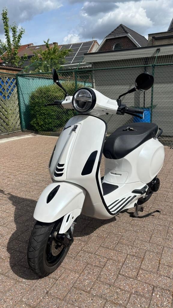 Stijlvolle vespa primavera 50cc, Fietsen en Brommers, Ophalen, Gebruikt, Klasse B (45 km/u), 50 cc
