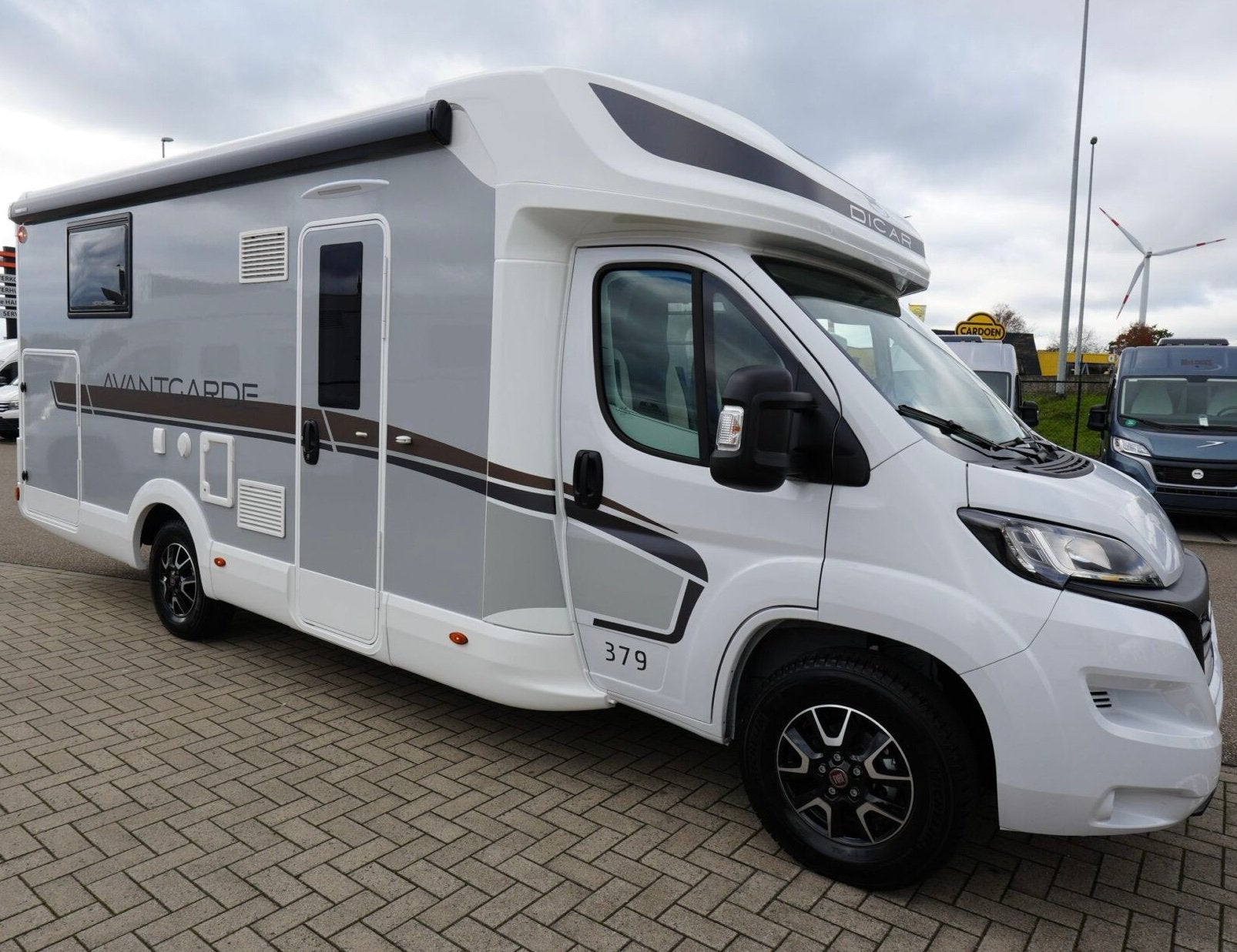 Mc Louis Avantgarde 379, Caravanes & Camping, Camping-cars, Particulier, jusqu'à 5, Semi-intégral, McLouis, 7 à 8 mètres, Diesel